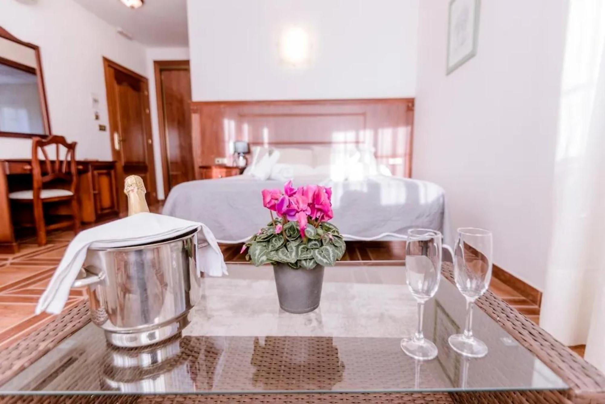Hospedium Hotel Blu Fonseca Peligros Zewnętrze zdjęcie