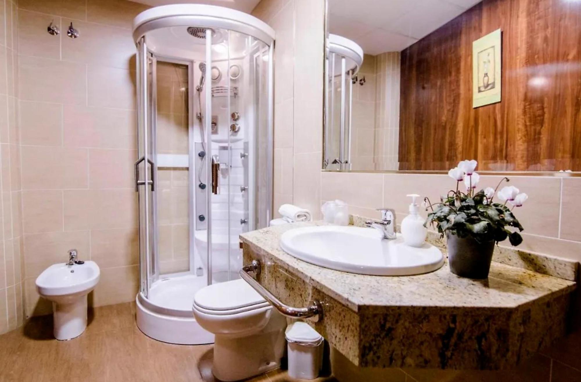 Hospedium Hotel Blu Fonseca Peligros Zewnętrze zdjęcie