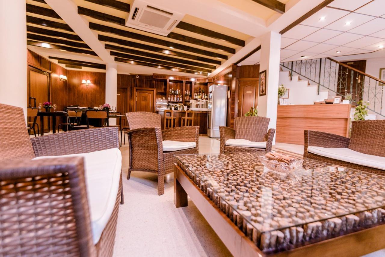 Hospedium Hotel Blu Fonseca Peligros Zewnętrze zdjęcie